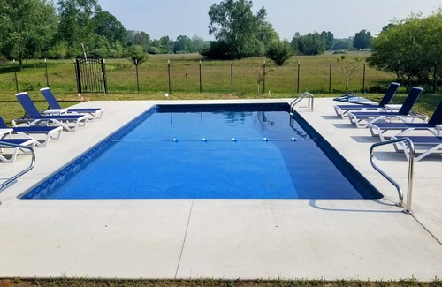 Douglas Apartamento | Cozy studio in Douglas with swimming pool and fireplace.