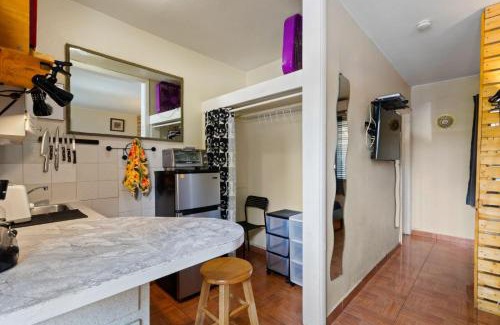 Downtown Hollywood Apartamento | Cozy Studio in Hollywood FL - Pet Friendly Parking