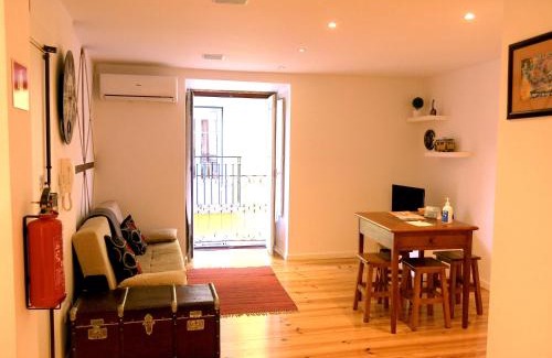Sao Cristovao e Sao Lourenco Apartamento | Cozy Studio in Mouraria with AC