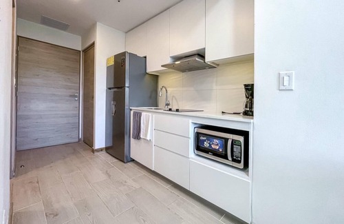 Crawfish Rock Condominio | Cozy studio in Roatan's Tallest Tower