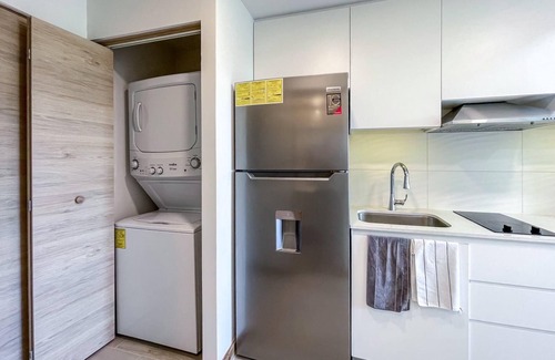 Crawfish Rock Condominio | Cozy studio in Roatan's Tallest Tower