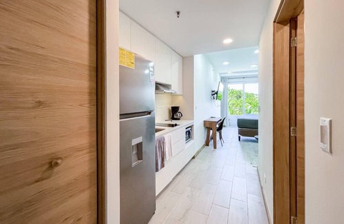 Crawfish Rock Condominio | Cozy studio in Roatan's Tallest Tower