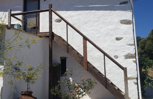 Macao Apartamento | Cozy studio in the mountains of Central Portugal! Vegan and pet friendly!