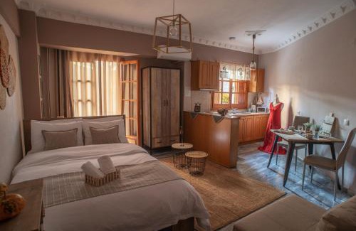 Trikala Apartamento | Cozy Studio in Trikala Center with private Parking!