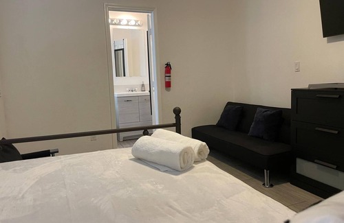Wynwood Art District Apartamento | Cozy Studio in Wynwood with private entrance & private bathroom