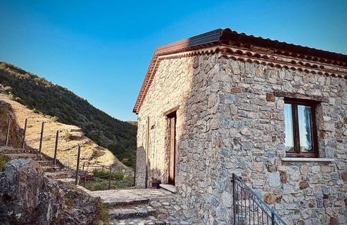 Sasso di Castalda Casa | Cozy studio apartment in Sasso di Castalda, near Ponte alla Luna.