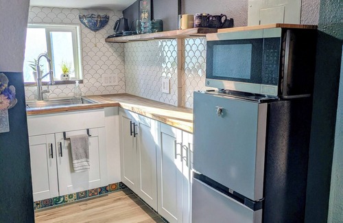 Capitol Hill Casa | Cozy Studio near CSU & Old Town