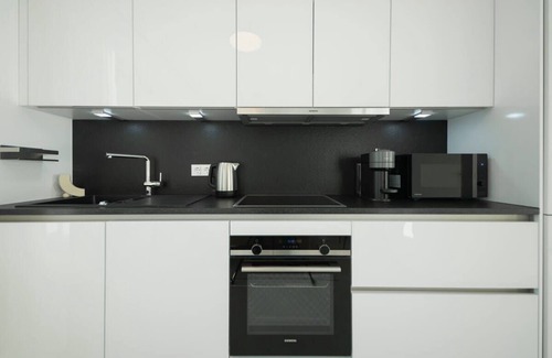 Gasperich Apartamento | Cozy Studio Near Cloche d'Or w/ Balcony & Wi-Fi