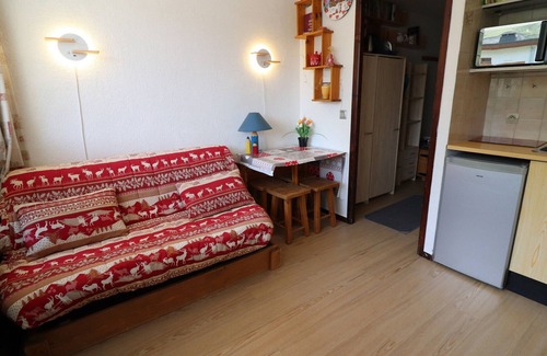Les Almes Apartamento | Estudio cerca de pistas con balcón y vista al este