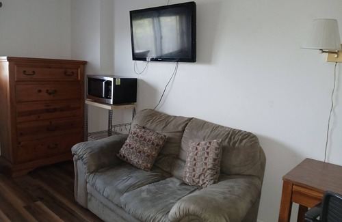 Old North Columbus Apartamento | Cozy studio right next to your football game!