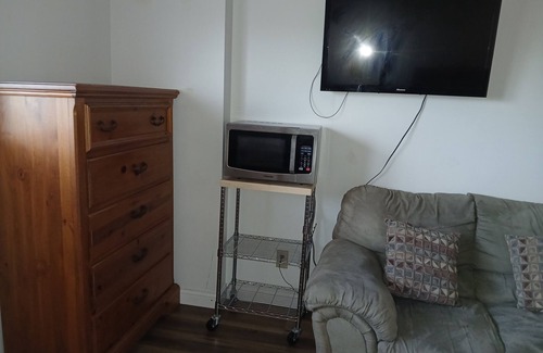 Old North Columbus Apartamento | Cozy studio right next to your football game!
