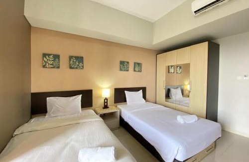 Hegarmanah Apartamento | Cozy Studio Room No Kitchen at Skyland City Jatinangor Apartment By Travelio