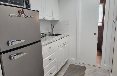 Ojus Condominio | Cozy Studio w/Bay Views, Kayak & Porch in Aventura