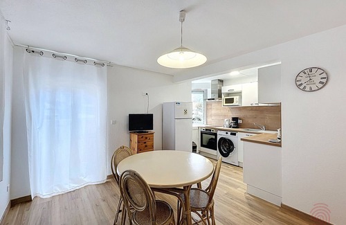 Lamalou-les-Bains Apartamento | Estudio céntrico cerca de Termas con terraza y todas comodidades