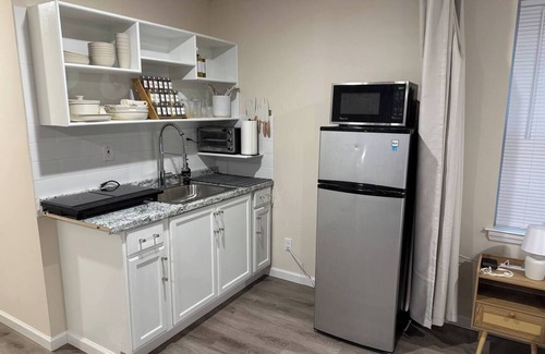 Ampere Apartamento | Cozy Studio w/Queen + Laundry