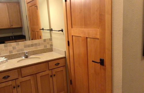Three Lakes Apartamento | Cozy Studio w/ Queen Bed & Twin Sleeper – Northernaire Resort, Three Lakes WI