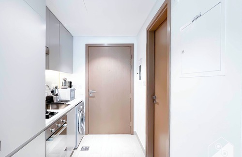 Jadaf Apartamento | Cozy Studio with Balcony & Stunning Views
