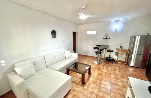 San Vicente del Raspeig Apartamento | Estudio acogedor con barbacoa, jardín y parking privado cubierto