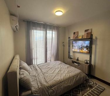 Lapu-Lapu Apartamento | Cozy Studio with Pool & Balcony near Mactan Airport