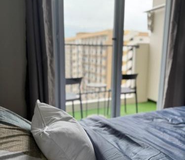 Lapu-Lapu Apartamento | Cozy Studio with Pool & Balcony near Mactan Airport