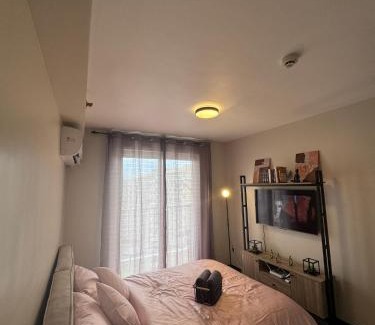 Lapu-Lapu Apartamento | Cozy Studio with Pool & Balcony near Mactan Airport