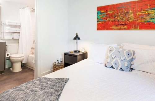Virginia Highland Apartamento | Cozy Studio with Queen Bed, City Walkable!