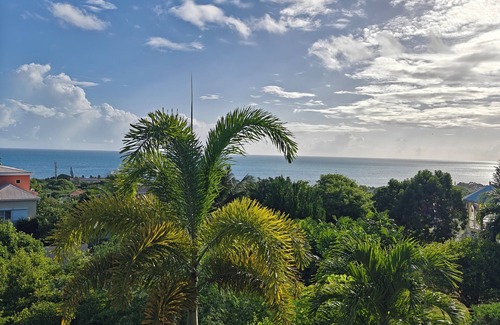 St. John's Apartamento | Cozy Studio with Seaview. Beach nearby/ On-site car rental/ Very comfortable bed