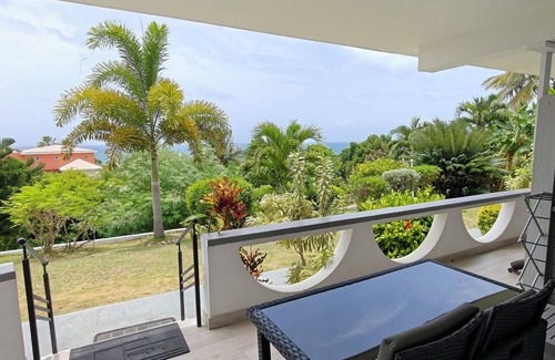 St. John's Apartamento | Cozy Studio with Seaview. Beach nearby/ On-site car rental/ Very comfortable bed
