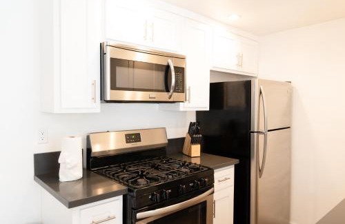 Wilshire Apartamento | Cozy Stylish 1-Bedroom In Hollywood With Free Gated Parking