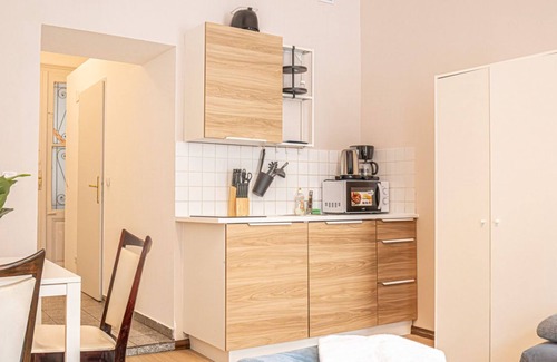 Neulerchenfeld Apartamento | Cozy & Stylish 1-BR Studio Retreat-Perfect Getaway