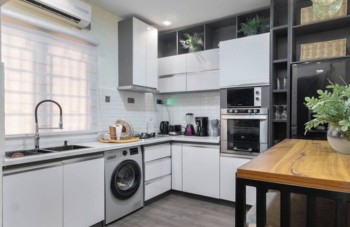 Ikeja Casa | Cozy & Stylish 2BR Bungalow with AC, WiFi & 24/7 Power & Full Kitchen in Lagos.