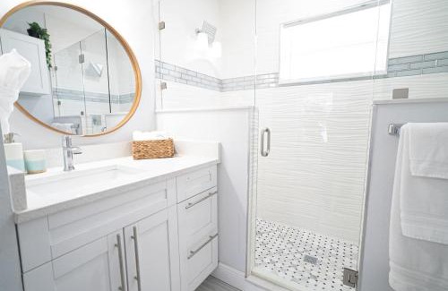 East Tampa Casa | Cozy Stylish Chic Home Ybor, Dt Central Location