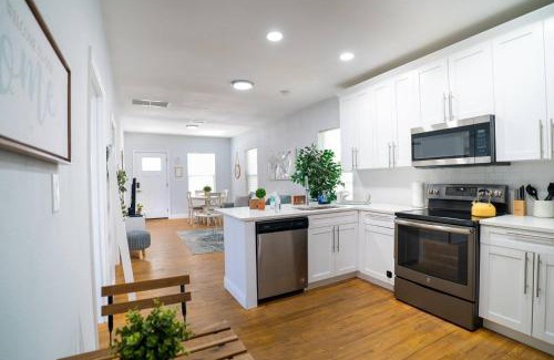 East Tampa Casa | Cozy Stylish Chic Home Ybor, Dt Central Location