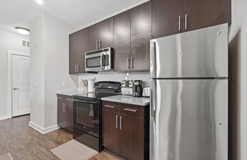 North Hyde Park Apartamento | Cozy/ Stylish Downtown APT/ Pool,gym, FREE Parking