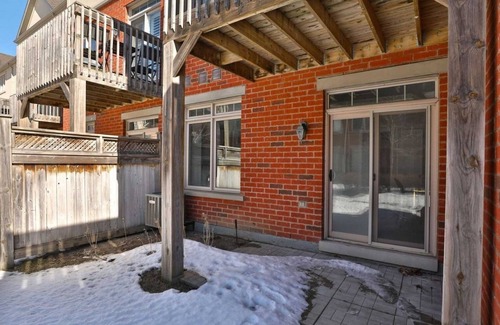 Central Erin Mills Casa | Cozy & Stylish Getaway