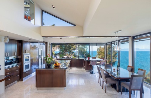 Ngaio Bay Cabina | Cozy Suite - Ocean View, Full-Service Luxury Lodge & Private Beach Access