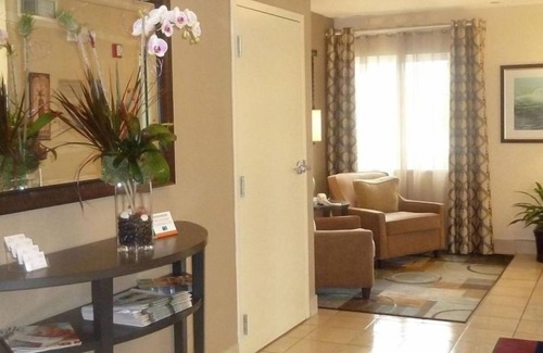 Libertyville Casa | Time to Relax in your Hotel Suite! Kitchen & Living Room! Chicago just an hour away!