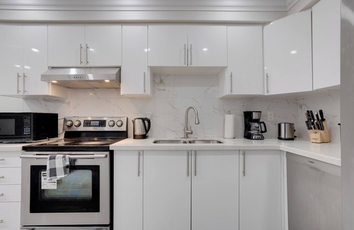 Vaughan Casa | Cozy Suite w/Office & Fast Wi-Fi by Wonderland