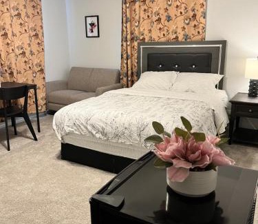 Parkway-South Sacramento Casa | Cozy Suite with Private Patio Close to Downtown and UC Davis Medical Center
