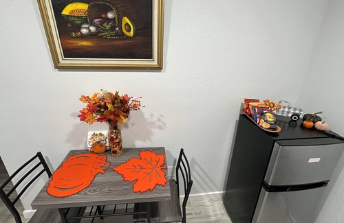 Barker Apartamento | Cozy suite with private entrance!Brand New!! Ac,WiFi, soundbar,55' Tv and more!