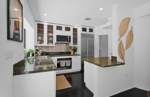 Southwest Coconut Grove Casa | Cozy Summer Estate, Prime Location, Pool, Private