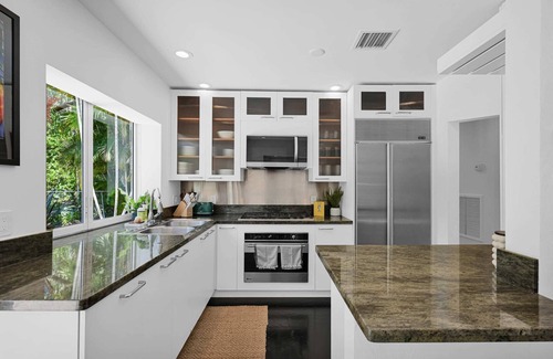 Southwest Coconut Grove Casa | Cozy Summer Estate, Prime Location, Pool, Private