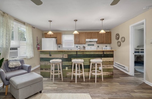 Villas Casa | Cozy Summer Getaway - up to 8 guests