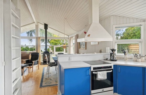 Strøby Ladeplads Casa | Cozy summer house with full sea view