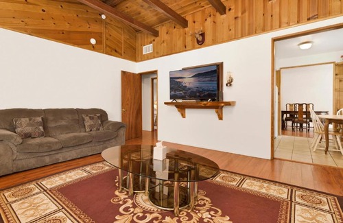 Big Bear Lake Chalet De Esquí | Cozy Summit- Cozy Central Resort Chalet- Minutes to Activities