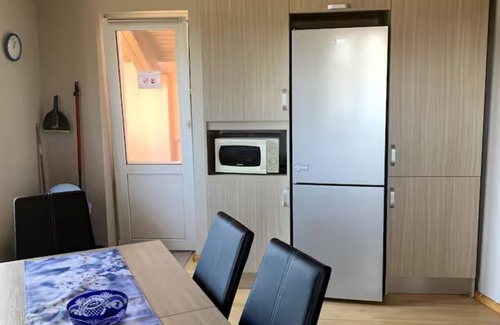 Calea Sever Bocu Apartamento | Cozy, sunny apartment with large balcony