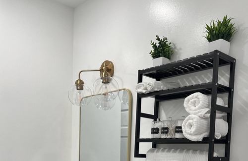 Utica Casa | 🌅 Cozy Sunset 1BR 🌟