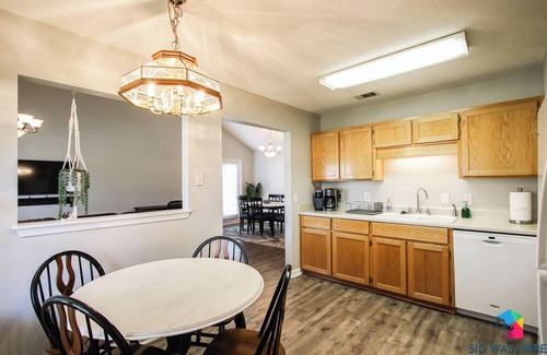 Richmond Hill Casa | Cozy Sweet Tea Home, Pets+Short Drive to Savannah