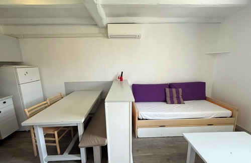 La Roque-sur-Pernes Condominio | Cozy T2 cottage with private terrace