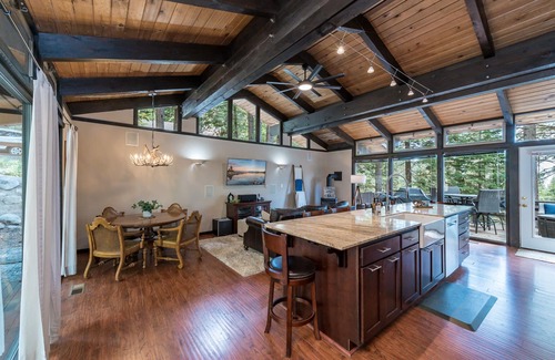 Sunnyside Casa | Cozy Tahoe Cabin, Perfect Location